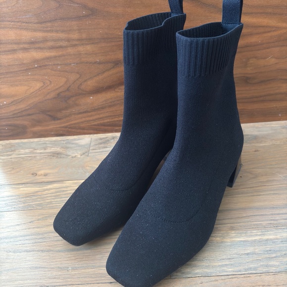 Vivaia Shoes - Vivaia slip on boots size US 9 - worn twice!